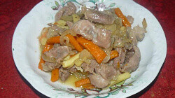 Рецепт: Тушеные куриные желудки Рецепт: Тушеные куриные желудки