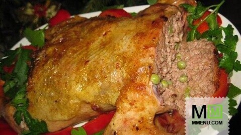 Запеченный галантин с сыром, зеленым горошком и свининой Запеченный галантин с сыром, зеленым горошком и свининой