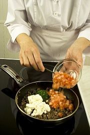 Приготовление блюда по рецепту - Блинная запеканка. Шаг 3