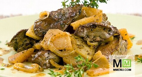 Куриная печень с яблоками и луком Куриная печень с яблоками и луком