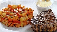 Рецепт - Турнедо (tournedos) из говядины с жареным картофелем и соусом беарнез