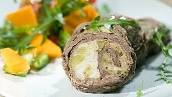 Рецепт - Мясо, фаршированное овощами, в мультиварке