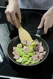 Приготовление блюда по рецепту - Теплый итальянский салат. Шаг 2