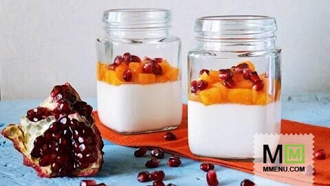 Панакота с карамельной хурмой и гранатом Панакота с карамельной хурмой и гранатом