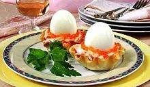 Рецепт - Яйца в корзиночках с крабами