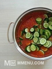 Приготовление блюда по рецепту - Салат с огурцами по-грузински. Шаг 7