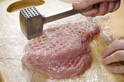 Приготовление блюда по рецепту - Рулет из курицы с зеленью. Шаг 3
