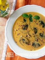 Приготовление блюда по рецепту - Суп из тыквы с грибами и кальмарами. Шаг 10