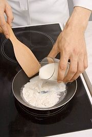 Приготовление блюда по рецепту - Суп молочный с капустой и помидорами. Шаг 2