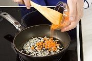 Приготовление блюда по рецепту - Картофельные зразы с грибами. Шаг 2