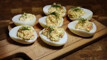 Рецепт - Фаршированные яйца с копченым лососем