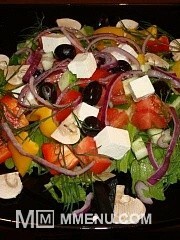 Приготовление блюда по рецепту - классический греческий салат с брынзой.. Шаг 1