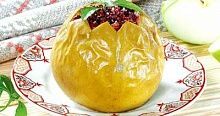 Рецепт - Яблоки, печенные с брусникой