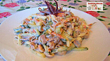 Рецепт - Диетический салат с кальмарами, яйцами и овощами