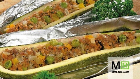 Кабачки, фаршированные мясом и овощами Кабачки, фаршированные мясом и овощами