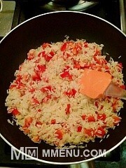 Приготовление блюда по рецепту - Arroz con Polo (Рис с цыплёнком). Шаг 4