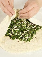 Приготовление блюда по рецепту - Пирог осетинский с листьями свеклы. Шаг 3