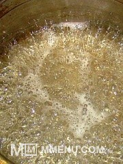 Приготовление блюда по рецепту - Крем-карамель с запеченной хурмой. Шаг 3