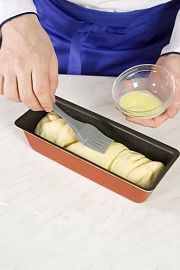 Приготовление блюда по рецепту - Ароматный хлеб с чесноком. Шаг 4