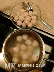 Приготовление блюда по рецепту - Томатный суп с фрикадельками. Шаг 7