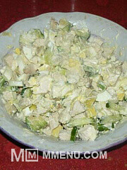 Приготовление блюда по рецепту - Салат с авокадо, яйцом и курицей. Шаг 4