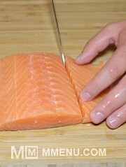 Приготовление блюда по рецепту - Сашими из лосося и тунца. Шаг 3