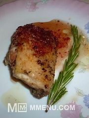Приготовление блюда по рецепту - Куриные бедрышки с карамельным луком. Шаг 5