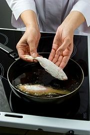 Приготовление блюда по рецепту - Рыба фри (3). Шаг 2