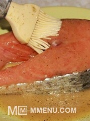 Приготовление блюда по рецепту - Стейк из лосося запеченный в меде. Шаг 2