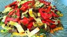 Рецепт - Обалденный салат без майонеза с баклажанами и яичными блинчиками