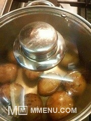 Приготовление блюда по рецепту - Галисийское картофельное рагу с чоризо. Шаг 1