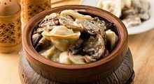 Рецепт - Пельмени с грибами в горшочках