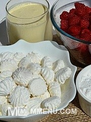 Приготовление блюда по рецепту - Десерт из сливок, безе и малины (как мороженое). Шаг 1
