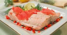 Рецепт - Паровая форель с помидорами