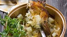 Рецепт - Заяц, тушенный в горшочке с овощами
