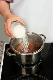 Приготовление блюда по рецепту - Юшка из черники с рисом. Шаг 2