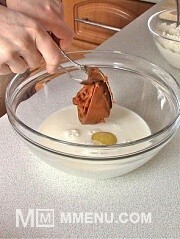Приготовление блюда по рецепту - Пышные оладьи без дрожжей на молоке и вареной сгущенке. Шаг 1