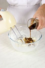 Приготовление блюда по рецепту - Кофейное мороженое по-итальянски. Шаг 1