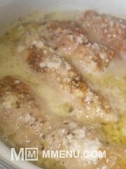 Приготовление блюда по рецепту - Куриные рулетики с сыром. Шаг 11