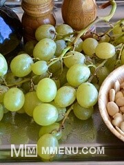 Приготовление блюда по рецепту - Гаспачо из миндаля и винограда . Шаг 1
