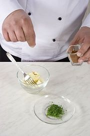 Приготовление блюда по рецепту - Гренки с сыром. Шаг 1