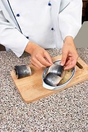 Приготовление блюда по рецепту - Рыба в горчичном соусе. Шаг 2