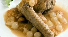 Рецепт - Утка, тушенная с луком и помидорами