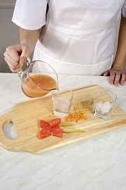 Приготовление блюда по рецепту - Грушево – грейпфрутовый сок. Шаг 2