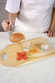 Приготовление блюда по рецепту - Грушево – грейпфрутовый сок. Шаг 2