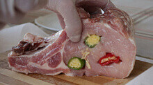 Рецепт - Свиная корейка в фольге на углях