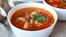 Рецепт - Томатный суп с курицей и зелёной фасолью