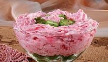 Рецепт - Йогуртовый мусс с клубникой и актинидией