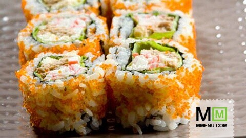 Урамаки с тунцом и крабовым мясом Урамаки с тунцом и крабовым мясом