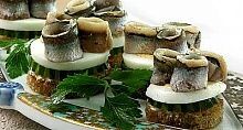 Рецепт - Канапе с килькой и яйцом
